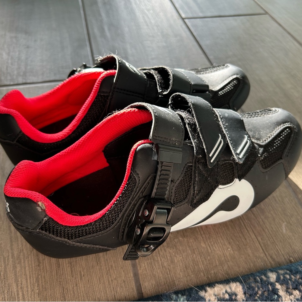 Peloton Black and Red Athletic Cycling Shoes